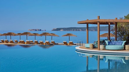 14239_Mandarin Oriental, Costa Navarino - Ormos sunloungers 2.jpg